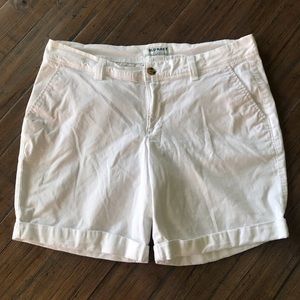 Old Navy size 10 white cuffed shorts